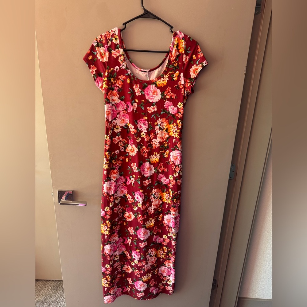 Maroon floral maxi with short sleeves